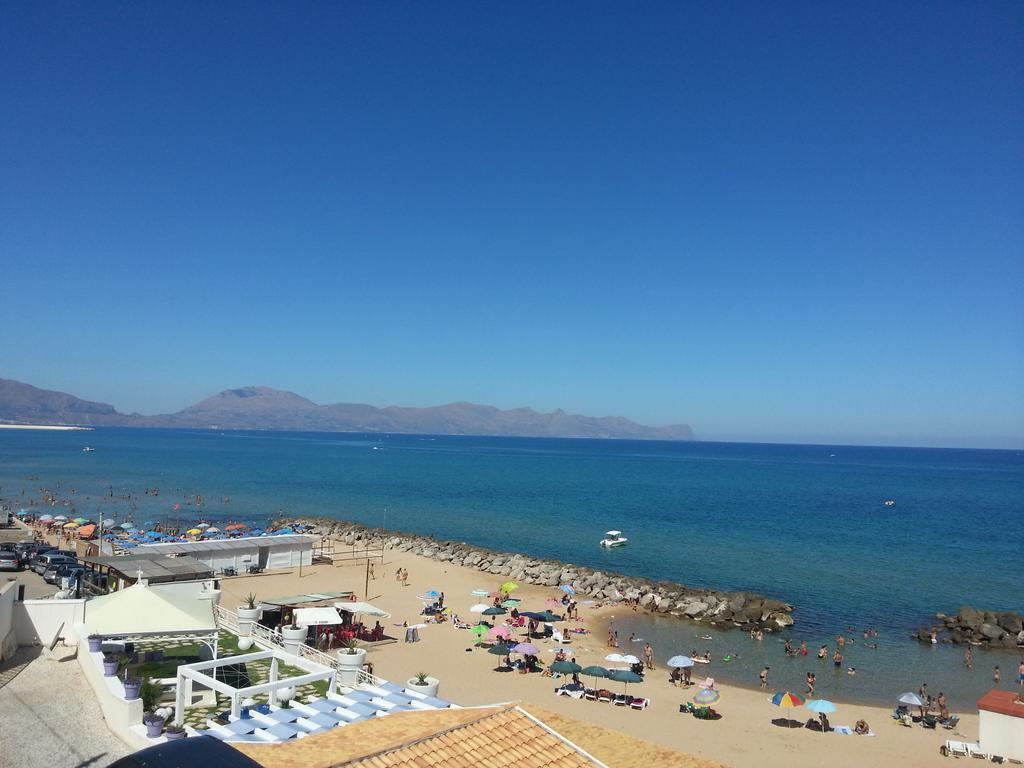 Casa Vacanze Daisy Trappeto  Bagian luar foto