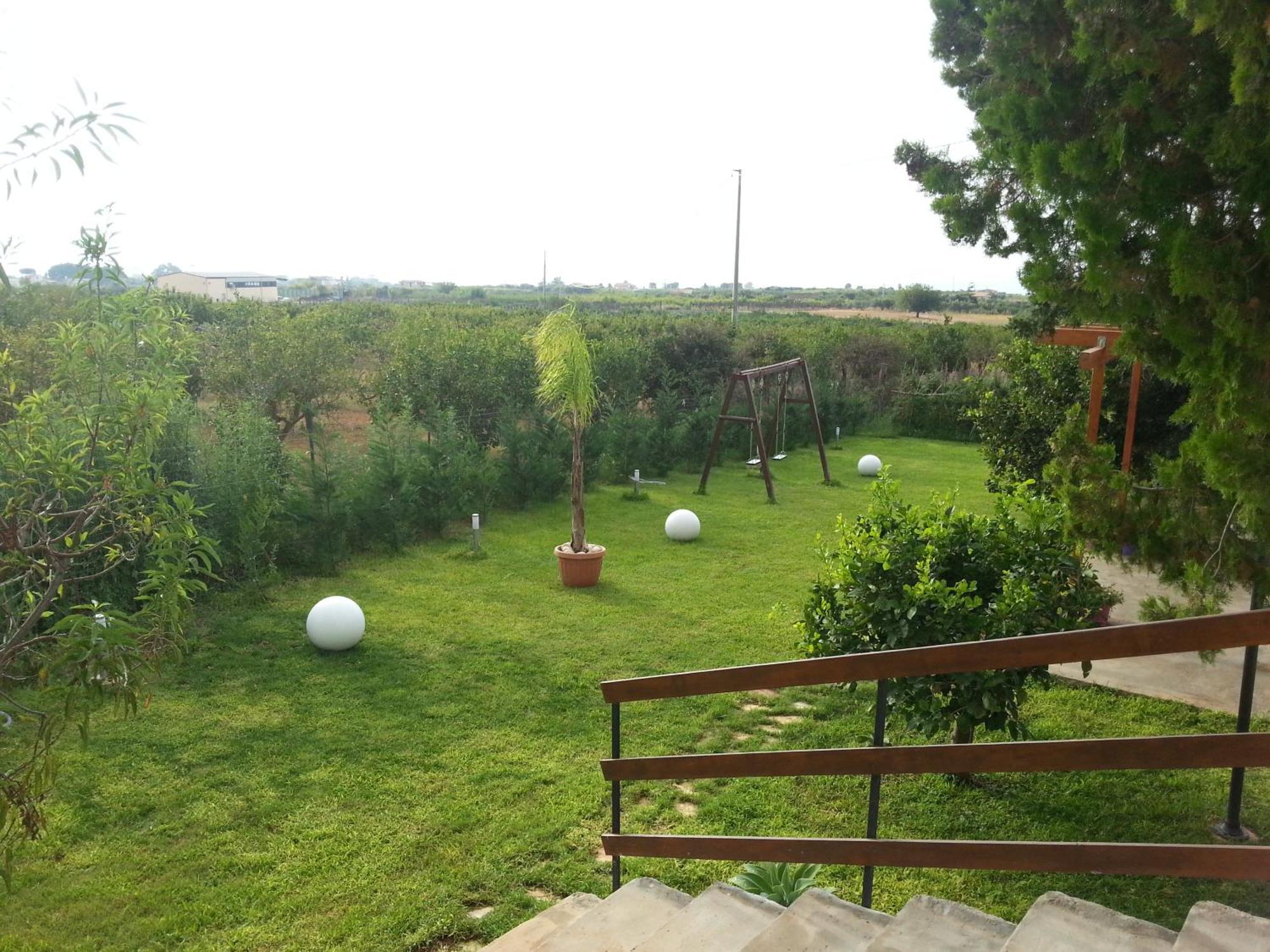 Casa Vacanze Daisy Trappeto  Bagian luar foto